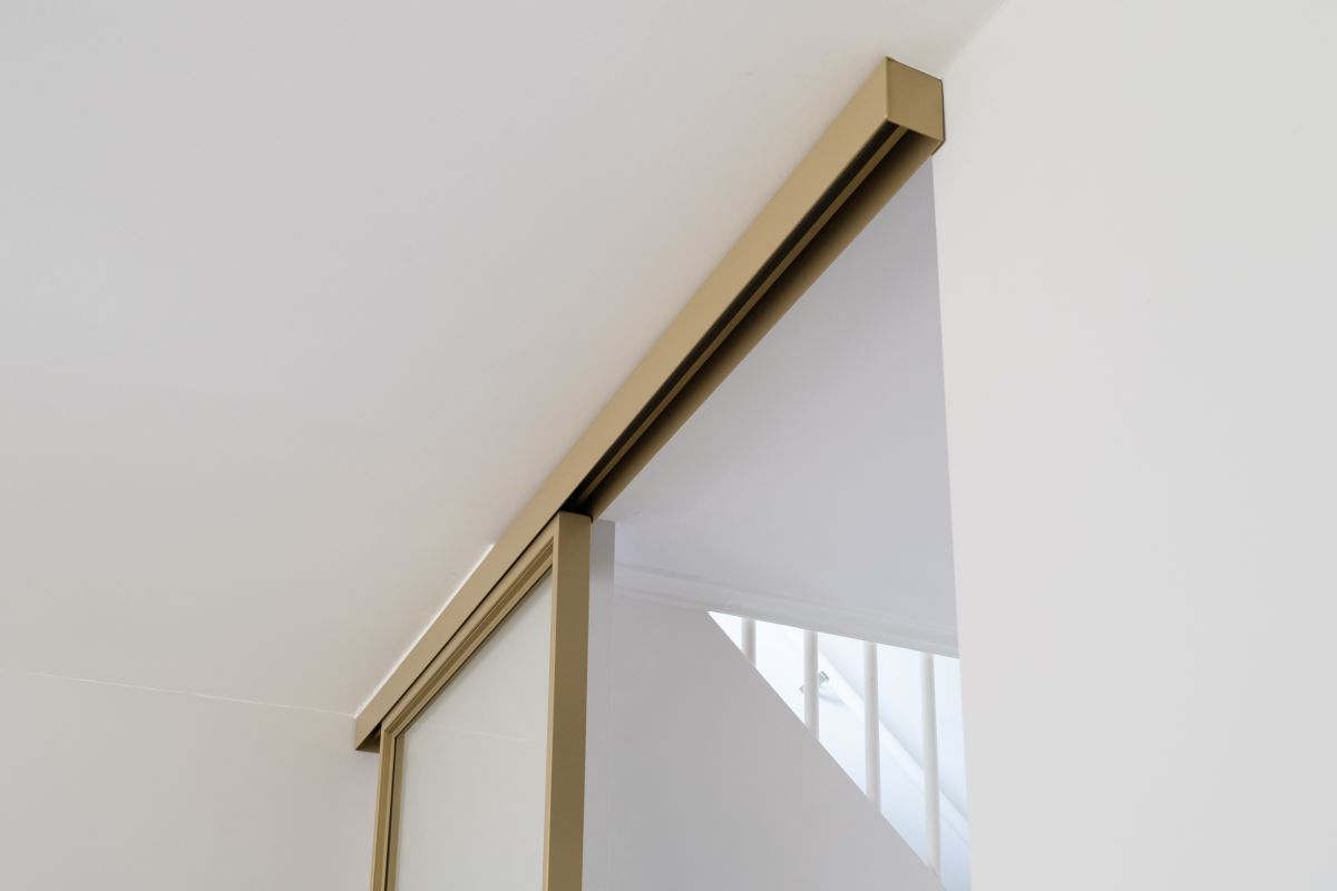 stalen-schuifdeur-anodic-gold-rotterdam03