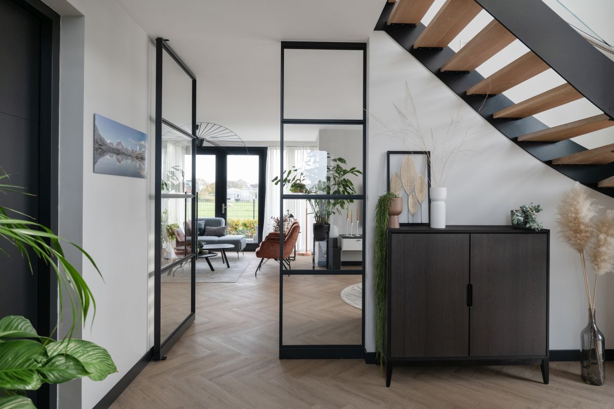 stalen-taatsdeur-met-paneel-zwart-pijnacker01