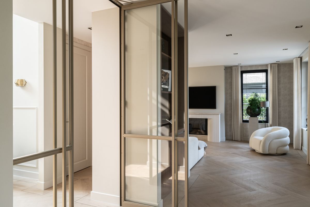 stalen-scharnierdeuren-anodic-brass-rhoon-03