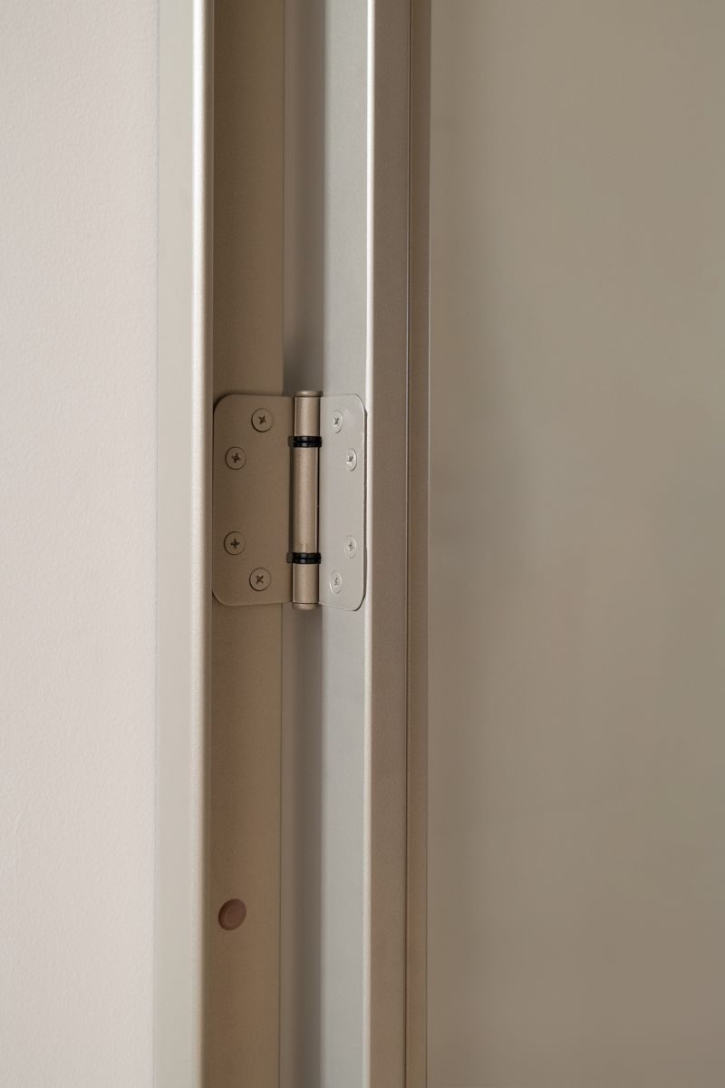 stalen-scharnierdeuren-anodic-brass-rhoon-10